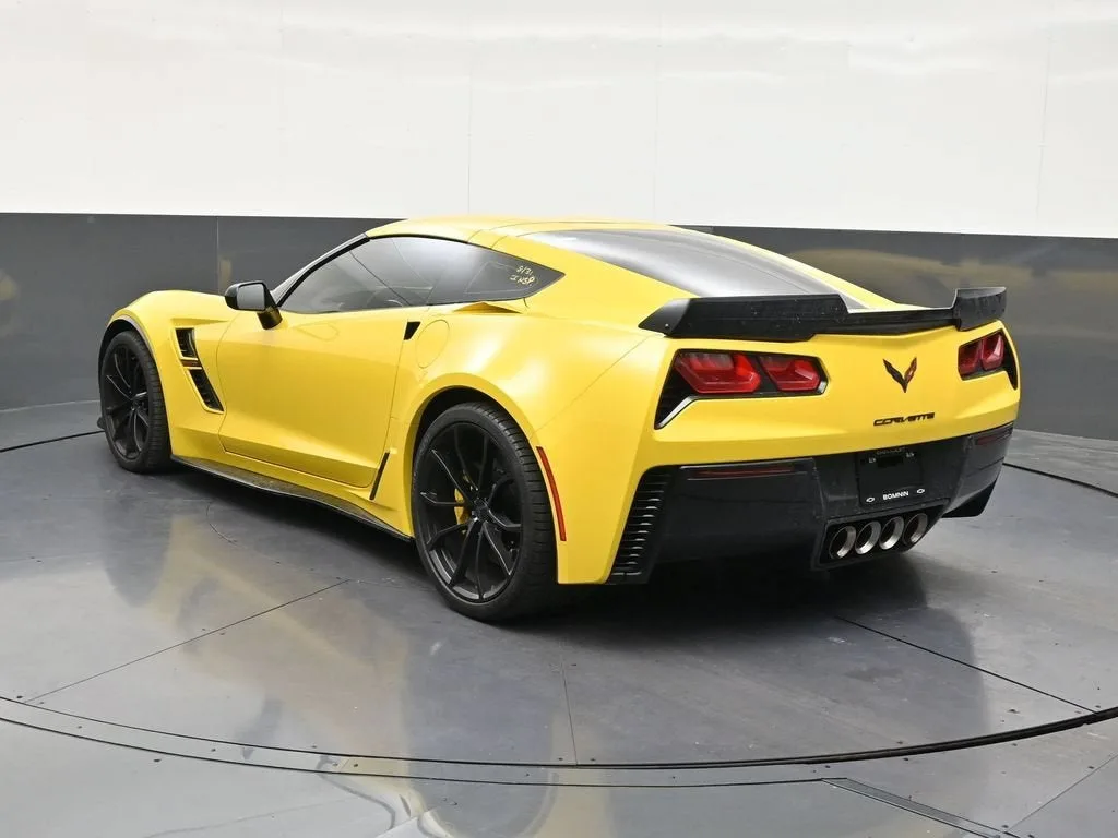 2017 Chevrolet Corvette Grand Sport Grand Sport 3LT photo 3