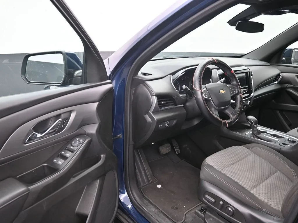 2023 Chevrolet Traverse LT Cloth photo 10