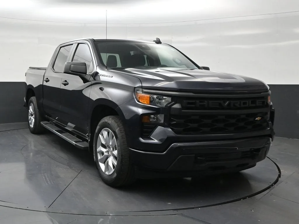 2023 Chevrolet Silverado 1500 Custom photo 7
