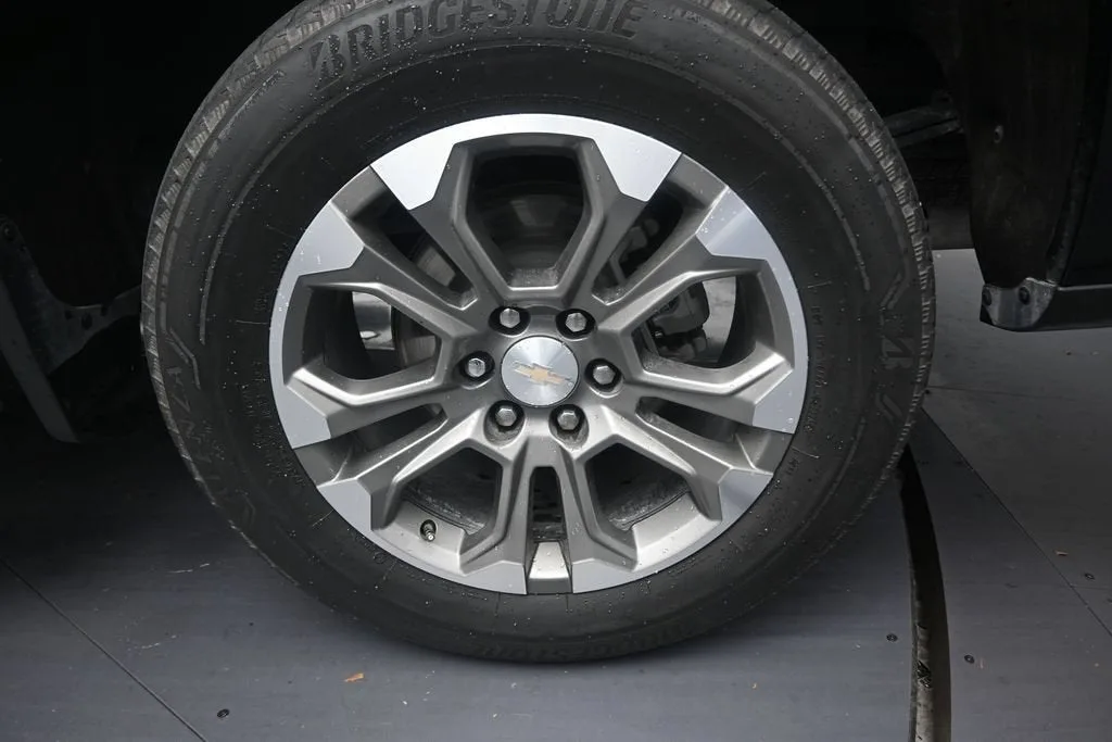 2023 Chevrolet Silverado 1500 High Country photo 10