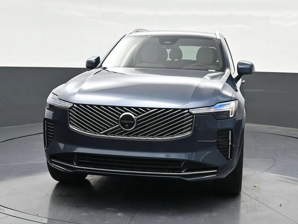 2026 Volvo XC90 Plus photo 9
