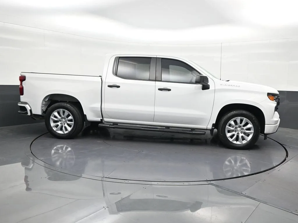 2023 Chevrolet Silverado 1500 Custom photo 7