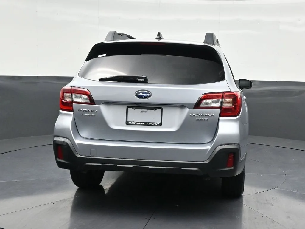 2019 Subaru Outback Limited photo 4