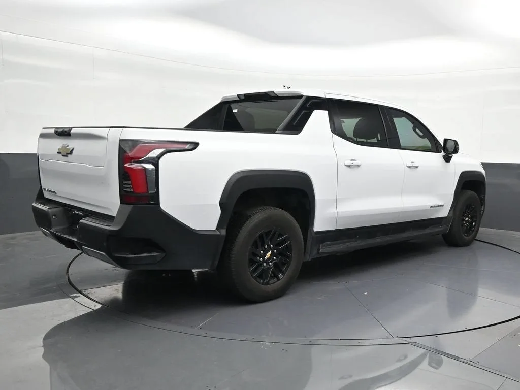 2025 Chevrolet Silverado EV LT - Extended Range photo 5