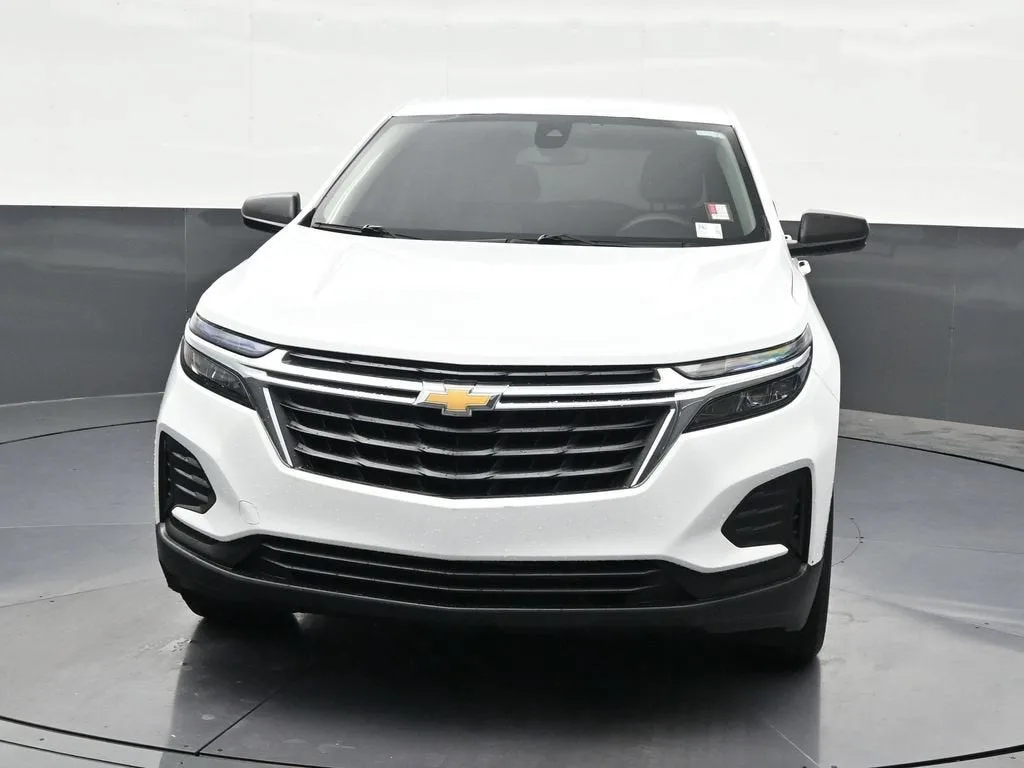 2022 Chevrolet Equinox LS photo 9