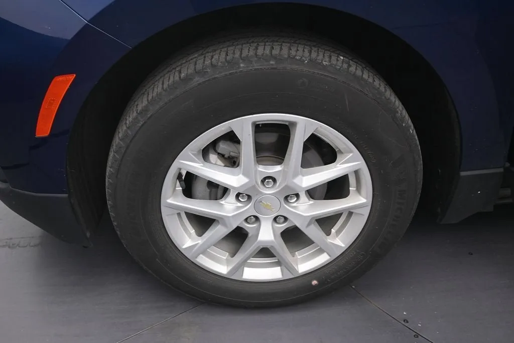 2022 Chevrolet Equinox LS photo 11
