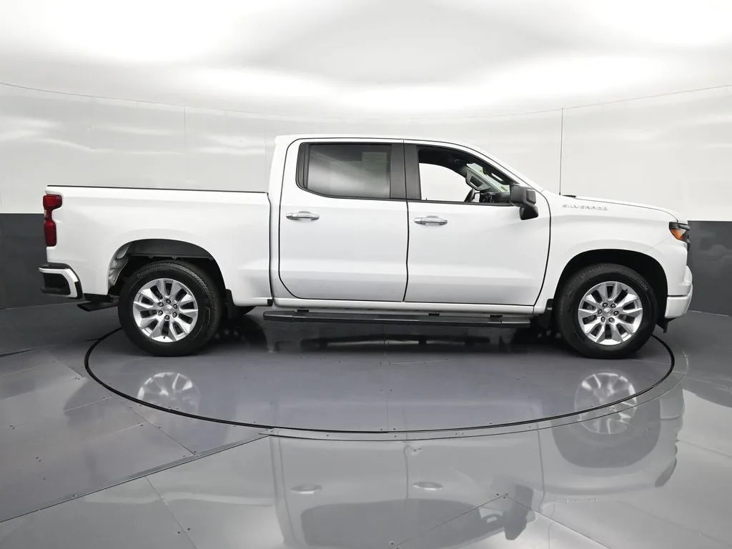 2024 Chevrolet Silverado 1500 Custom photo 4