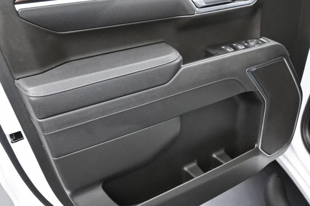 2026 Chevrolet Silverado 1500 RST photo 11