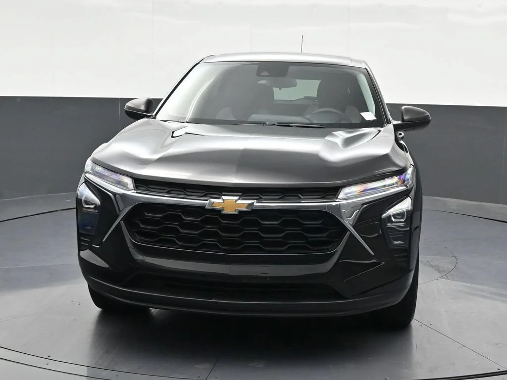 2024 Chevrolet Trax LS photo 9