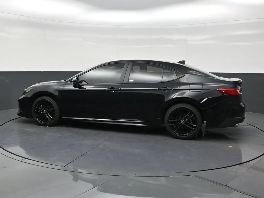 2025 Toyota Camry SE photo 2