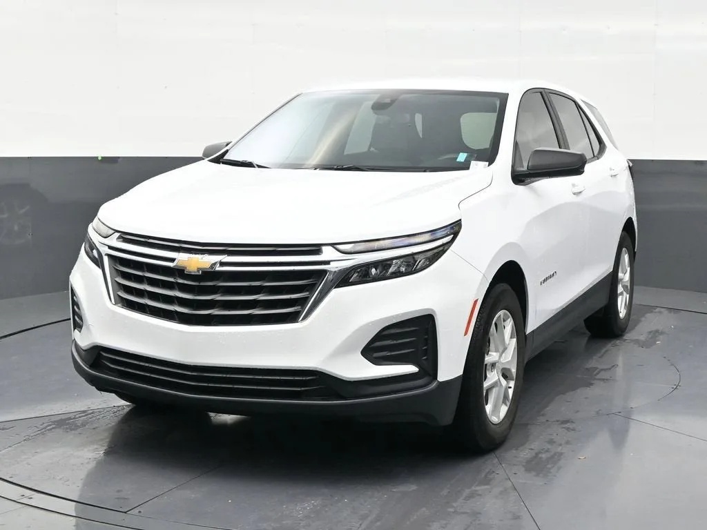 2023 Chevrolet Equinox LS photo 8