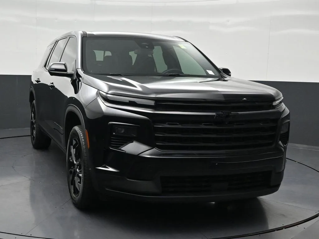 2024 Chevrolet Traverse LS photo 8