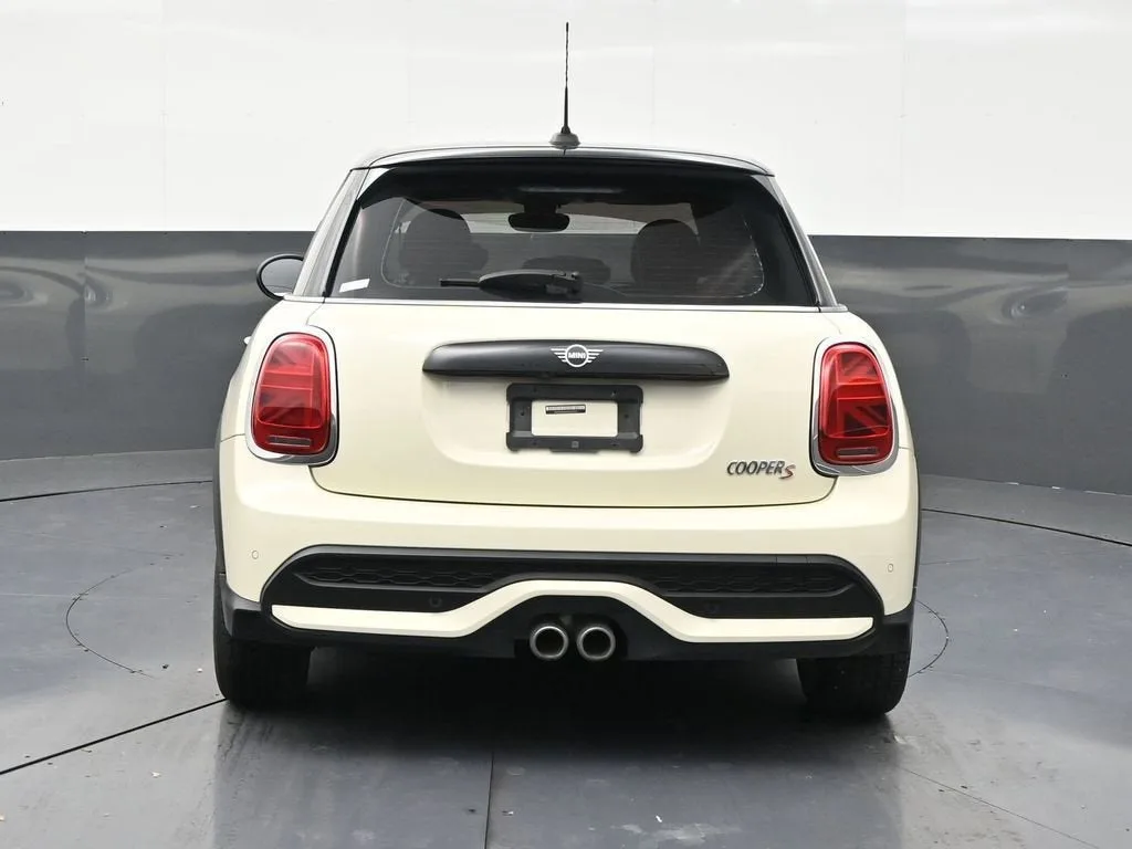 2022 MINI Hardtop 4 Door Cooper S photo 4