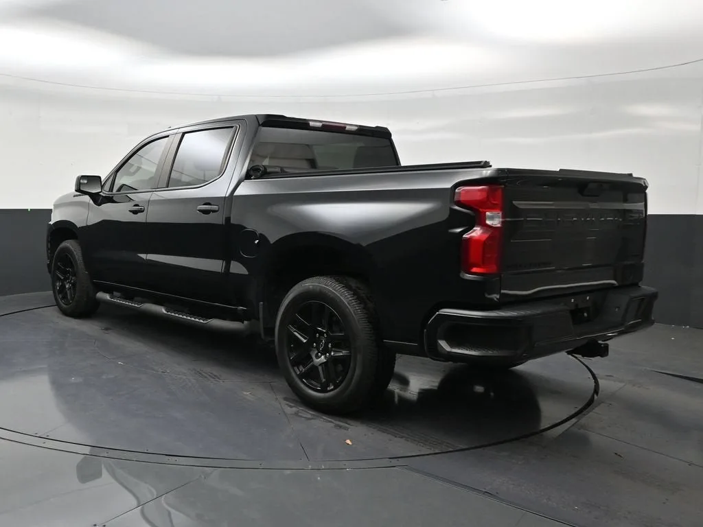 2022 Chevrolet Silverado 1500 LTD Custom photo 3