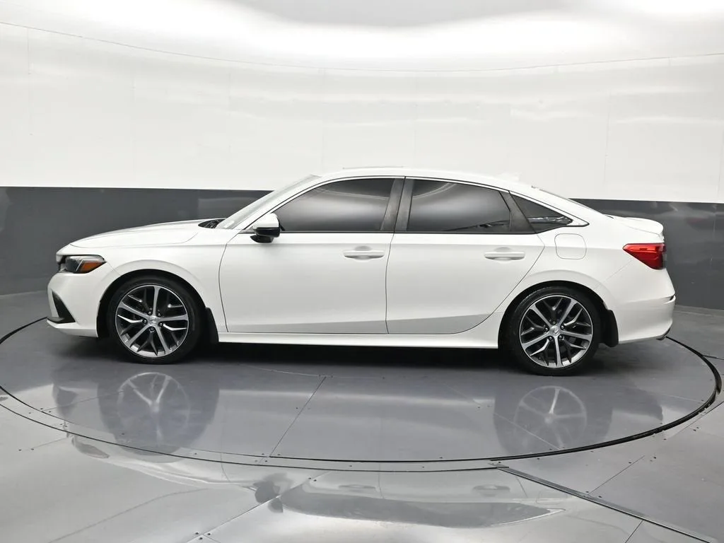 2022 Honda Civic Sedan Touring photo 2