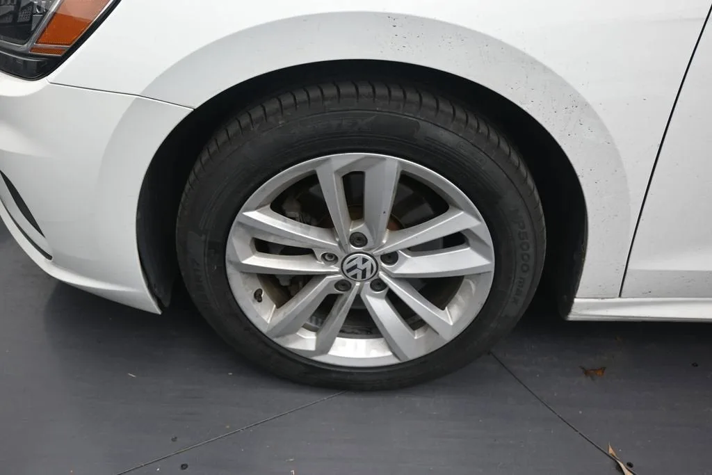 2020 Volkswagen Passat 2.0T SE photo 9