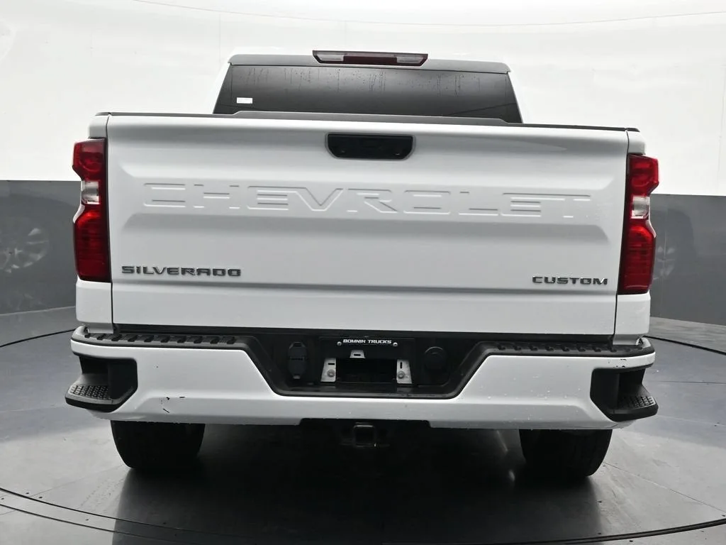 2024 Chevrolet Silverado 1500 Custom photo 4