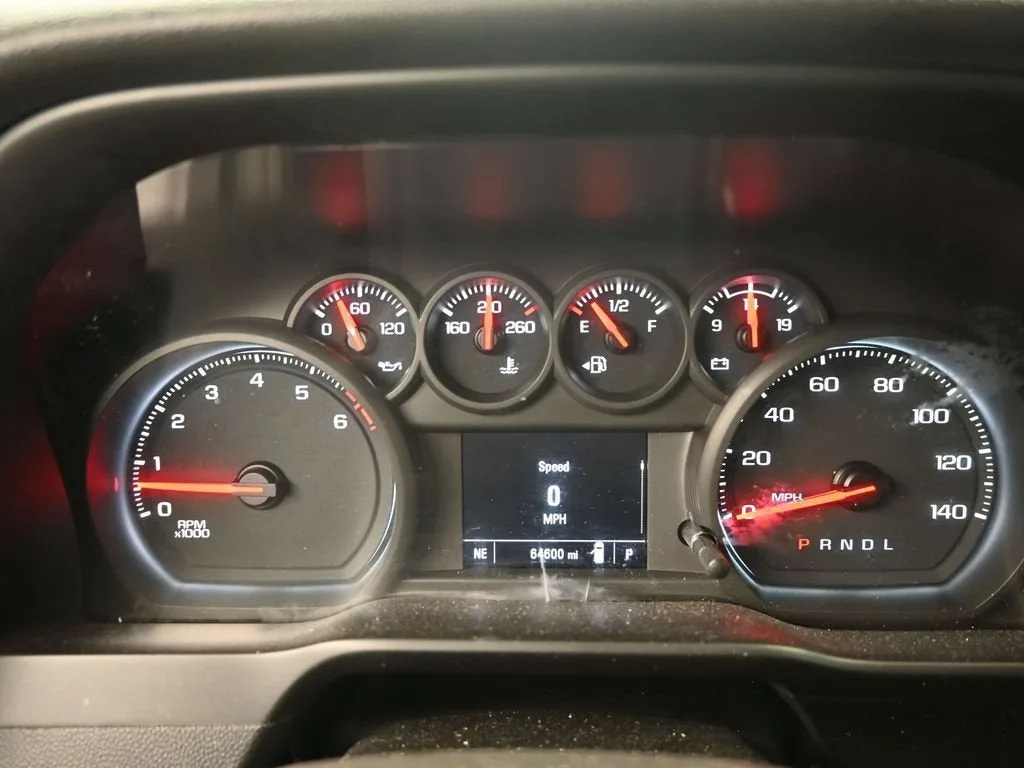 2021 Chevrolet Silverado 1500 Custom photo 12