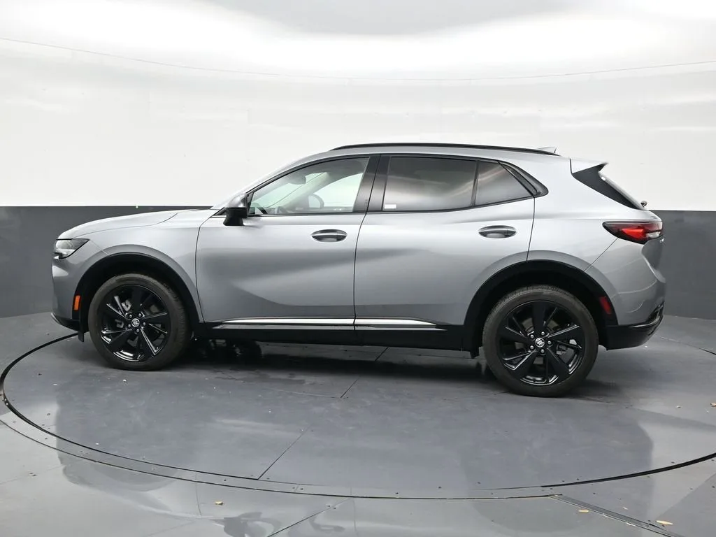 2023 Buick Envision Essence photo 2