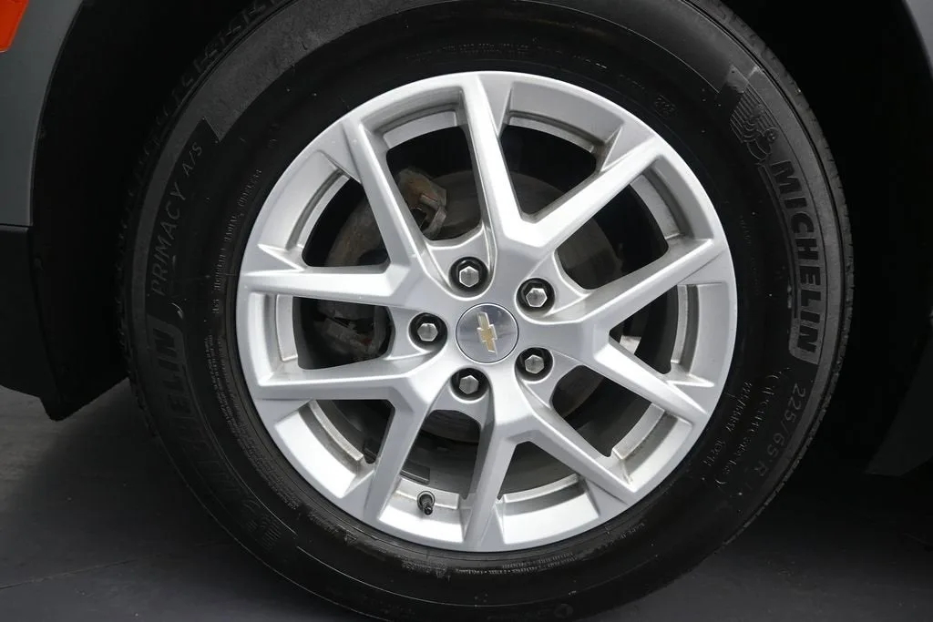 2024 Chevrolet Equinox LS photo 10