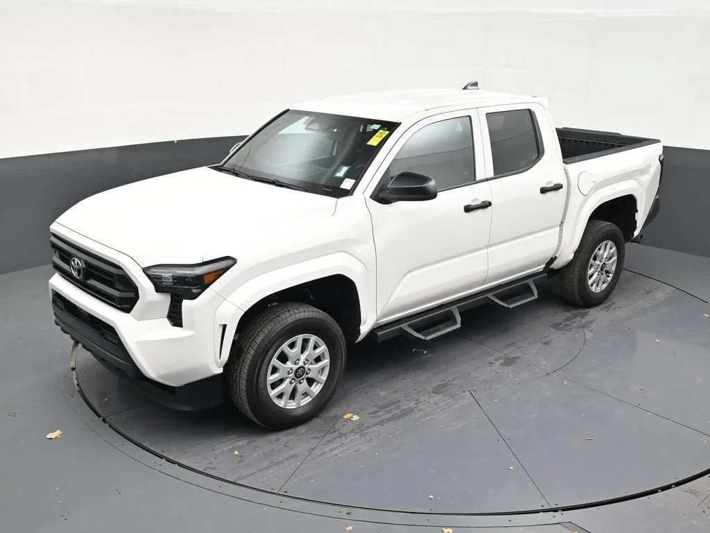 2024 Toyota Tacoma SR photo 12