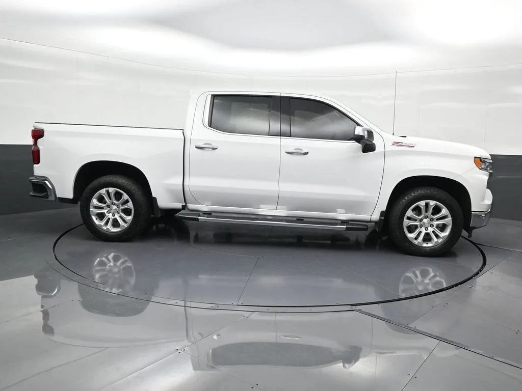 2022 Chevrolet Silverado 1500 LTZ photo 7