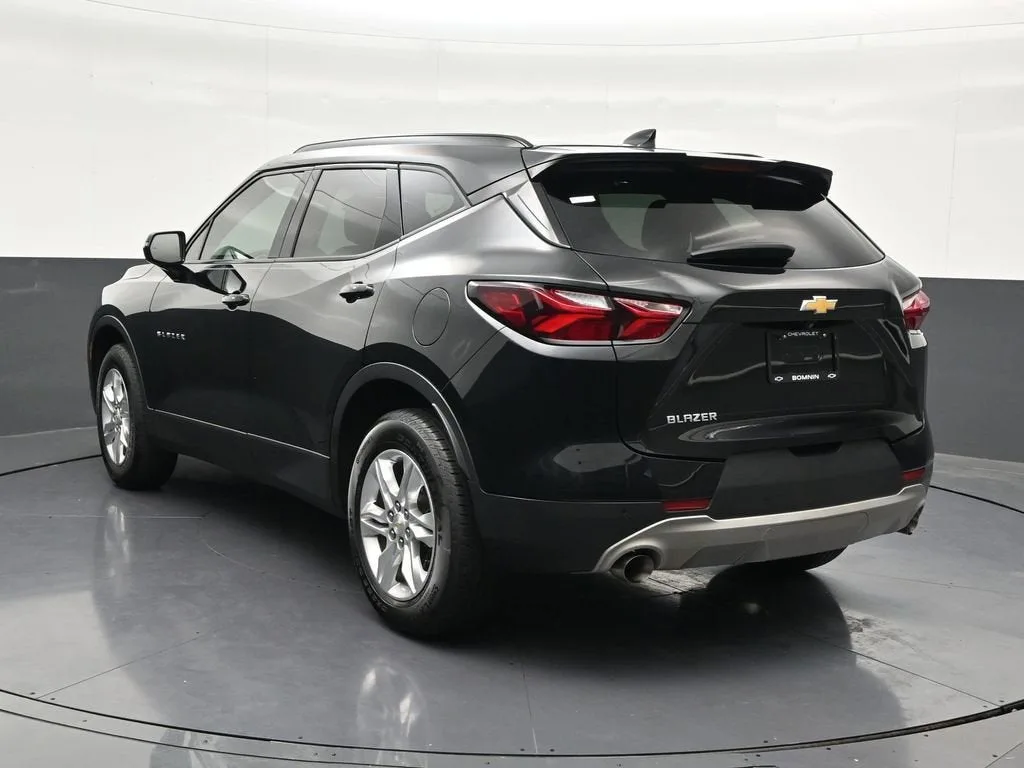 2021 Chevrolet Blazer LT photo 3