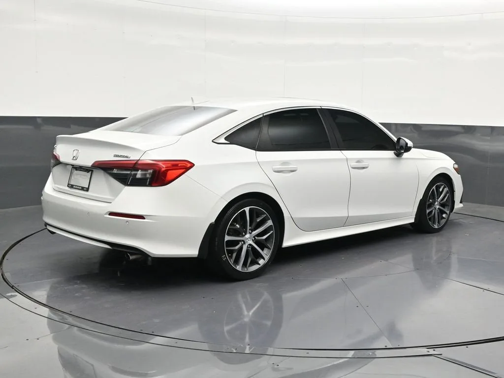 2022 Honda Civic Sedan Touring photo 5