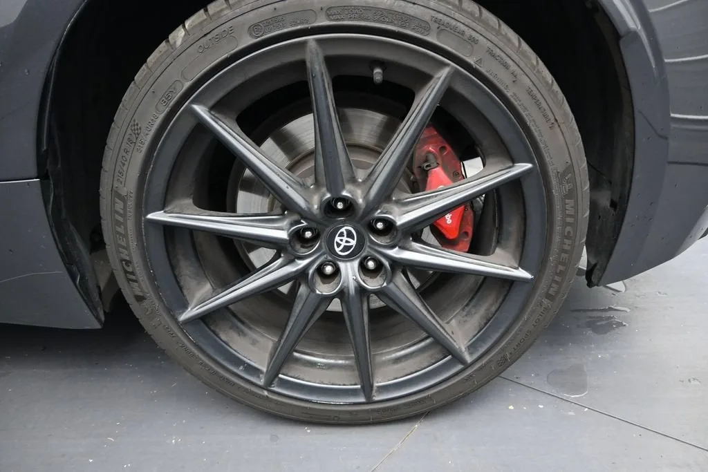 2024 Toyota GR86 2DR AT photo 10