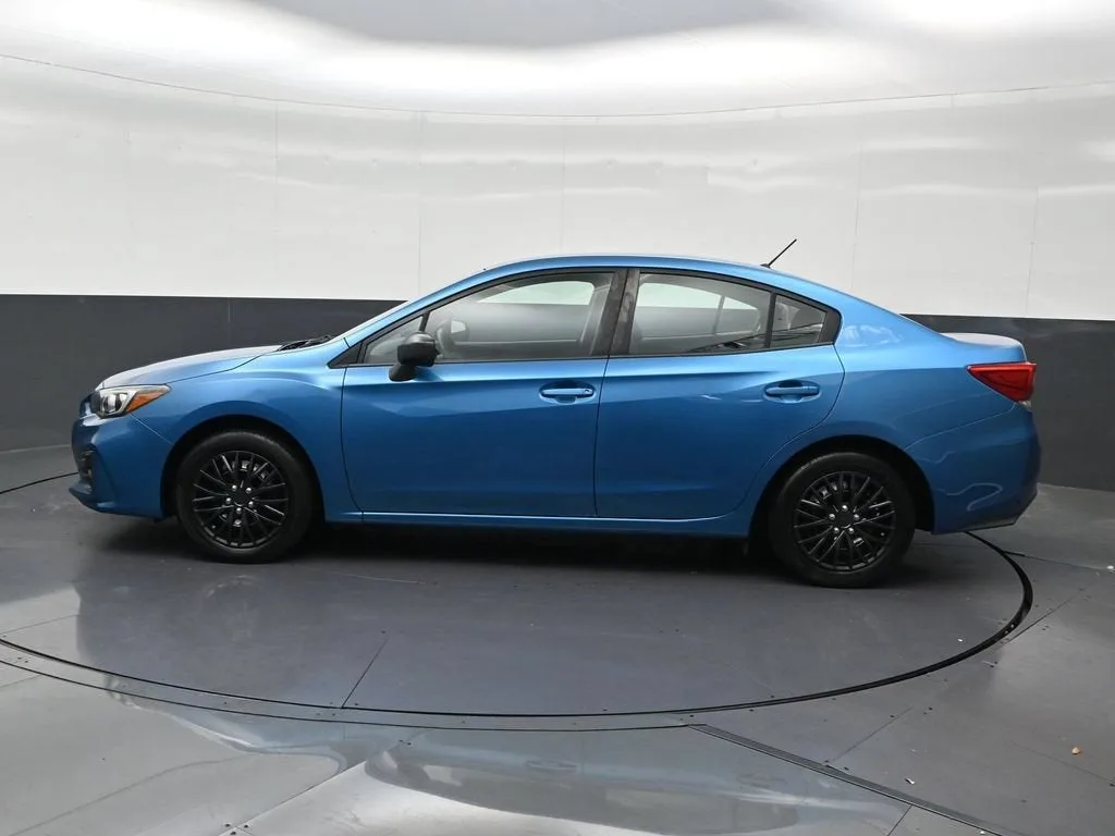 2019 Subaru Impreza 2.0i photo 2