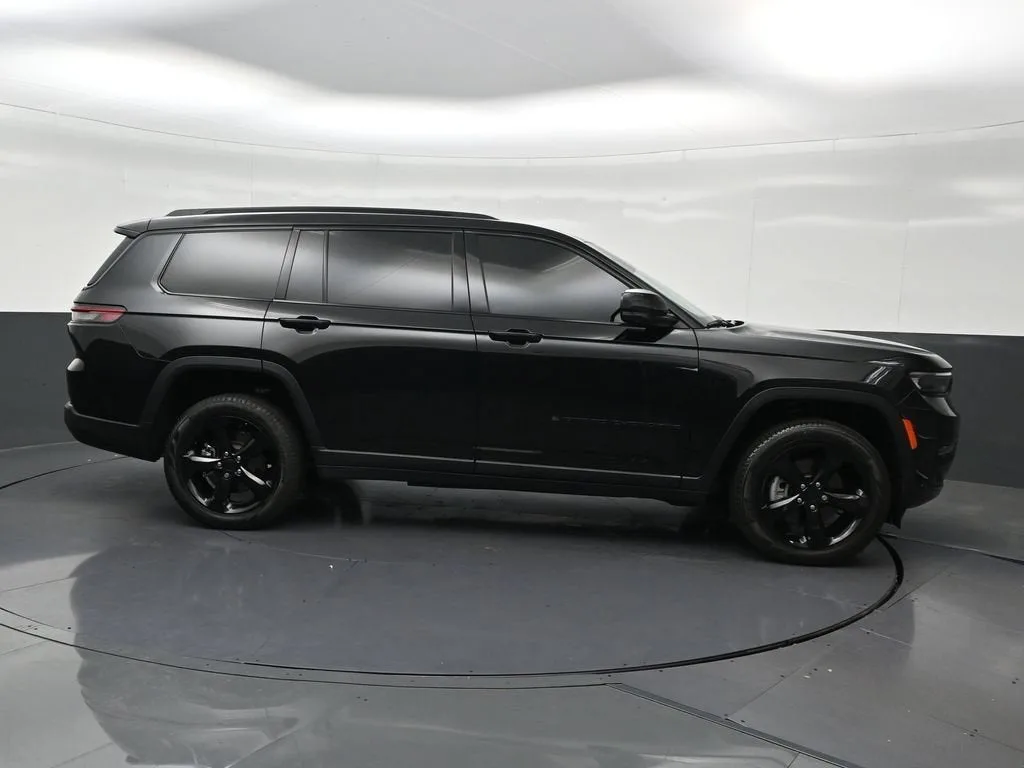 2025 Jeep Grand Cherokee L Limited 4x2 photo 7