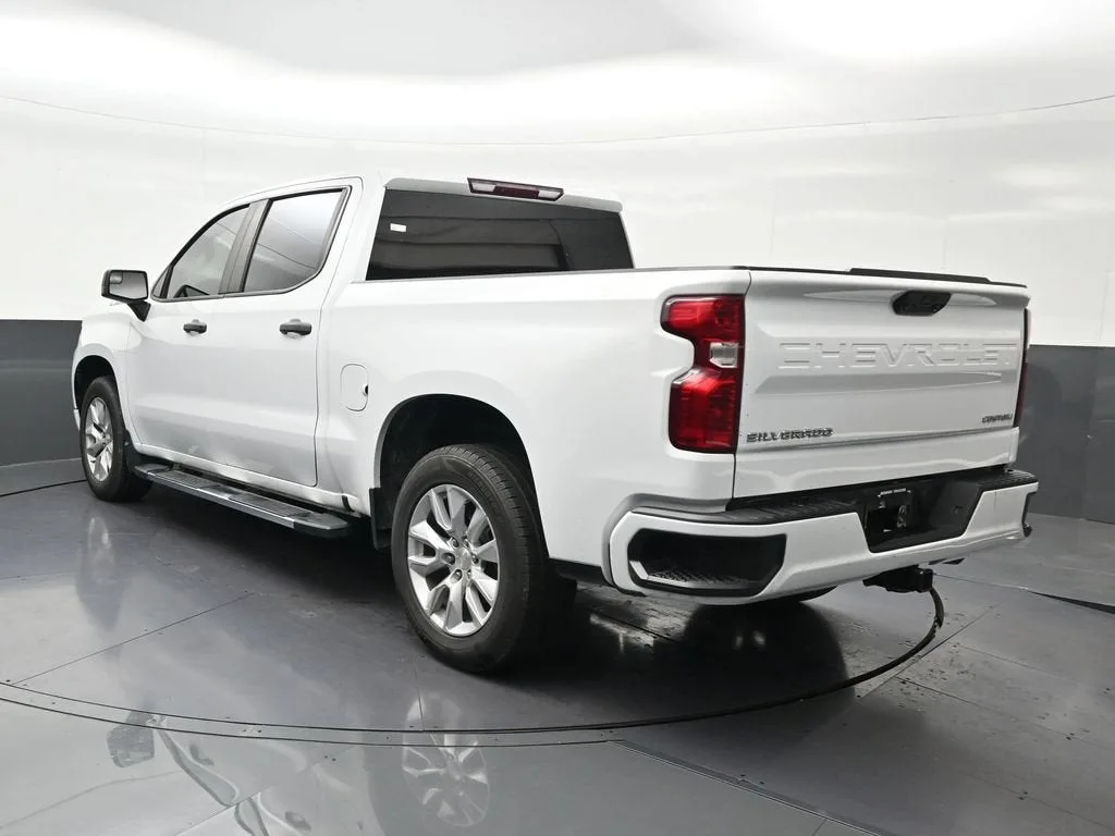 2022 Chevrolet Silverado 1500 Custom photo 3