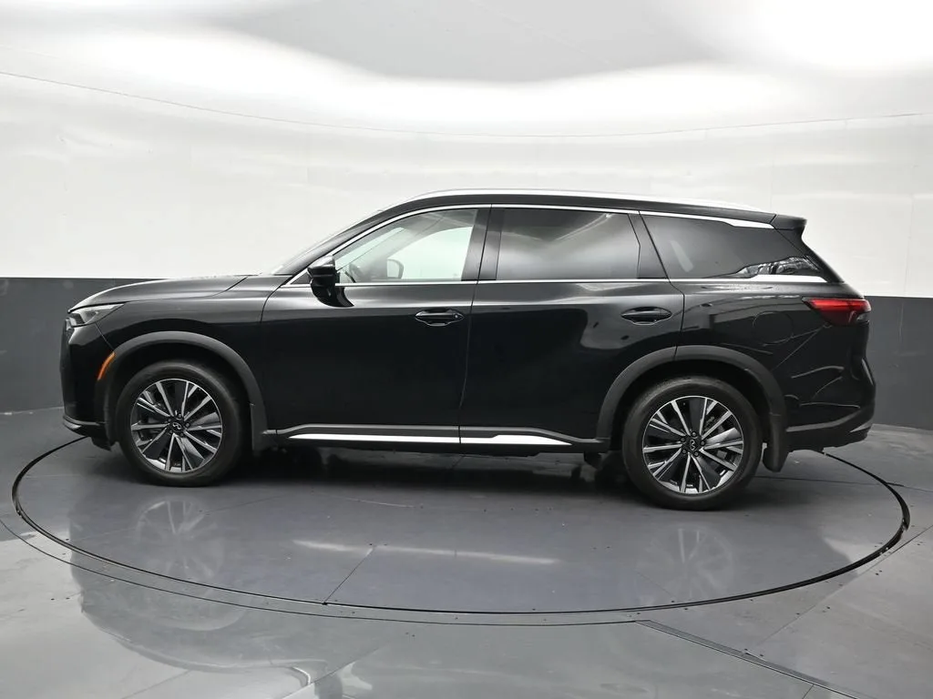 2026 INFINITI QX60 LUXE photo 2