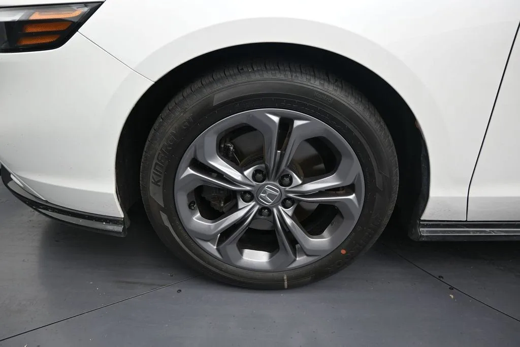 2025 Honda Accord Hybrid EX-L photo 9