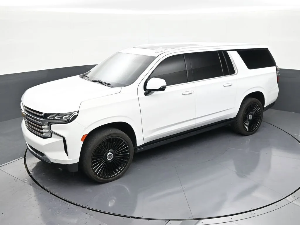 2021 Chevrolet Suburban High Country photo 12