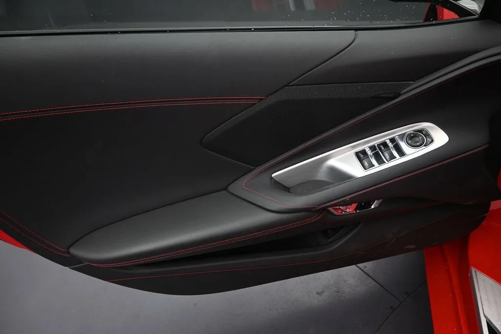 2024 Chevrolet Corvette Stingray 1LT photo 11