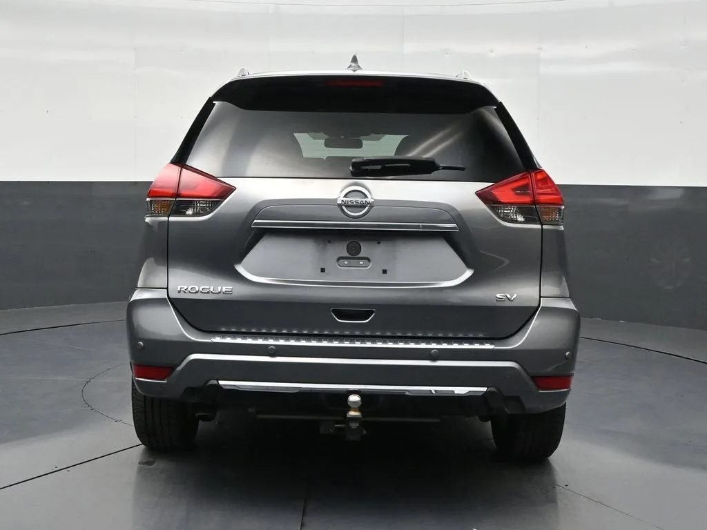 2017 Nissan Rogue SV photo 4