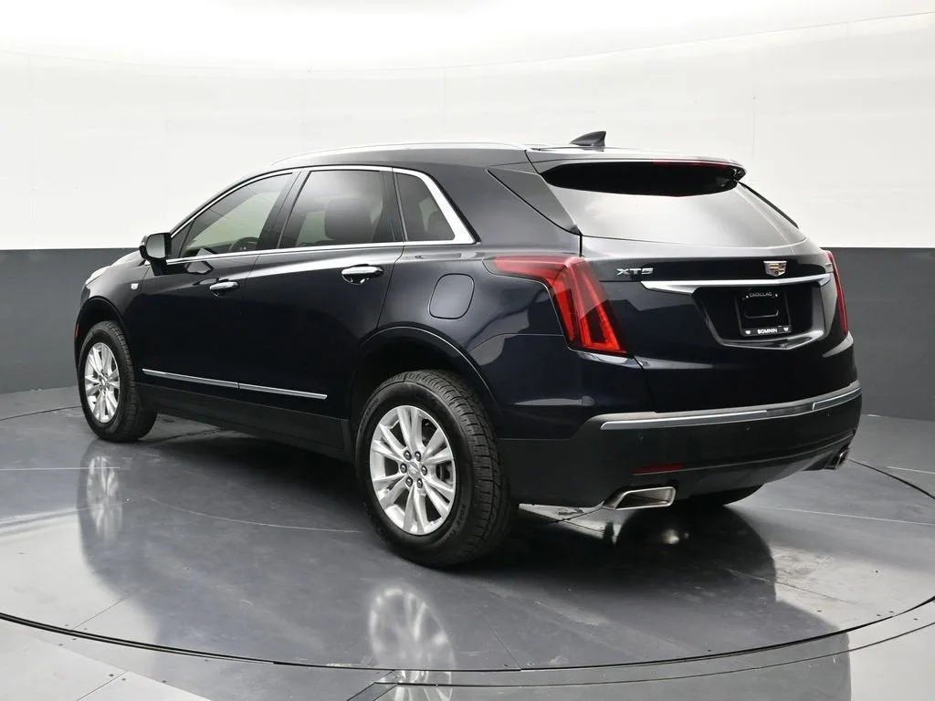 2022 Cadillac XT5 Luxury photo 3