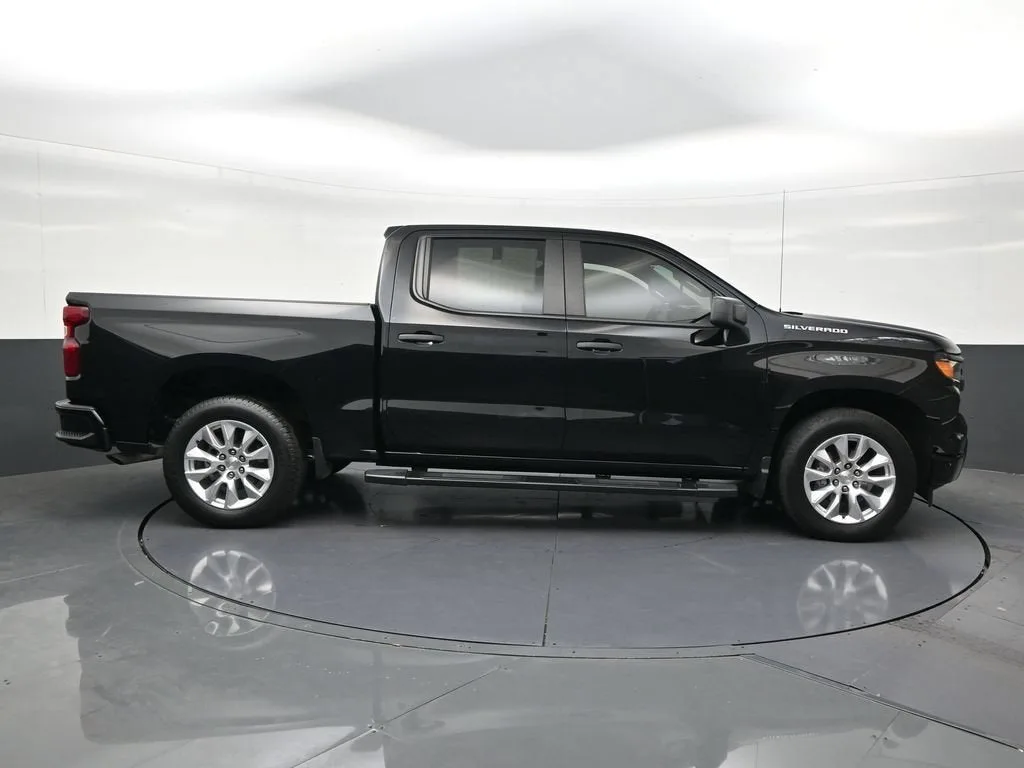 2024 Chevrolet Silverado 1500 Custom photo 6