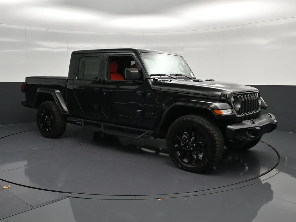 2025 Jeep Gladiator Nighthawk photo 5