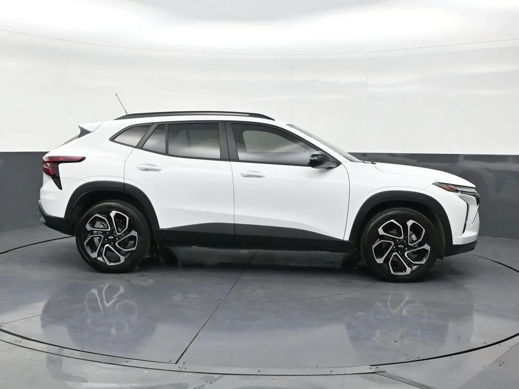 2025 Chevrolet Trax ACTIV photo 6