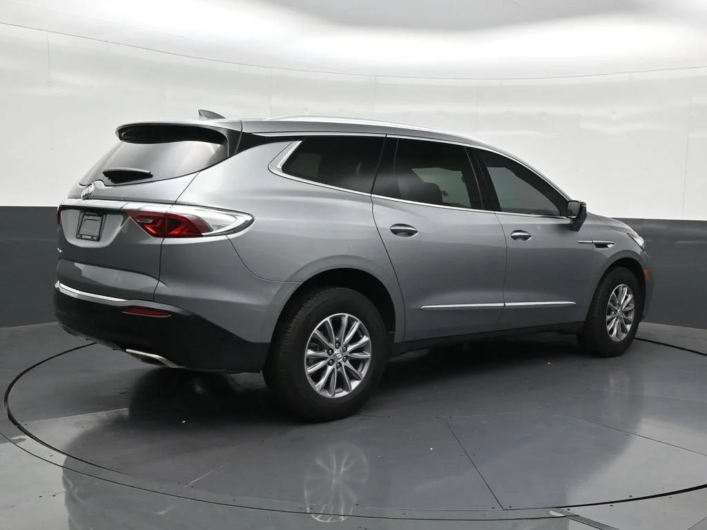 2024 Buick Enclave Essence photo 5