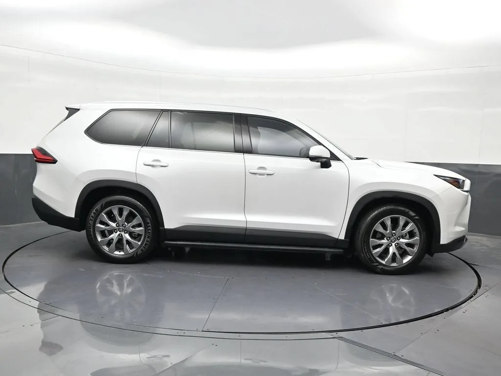 2024 Toyota Grand Highlander Hybrid Limited photo 7