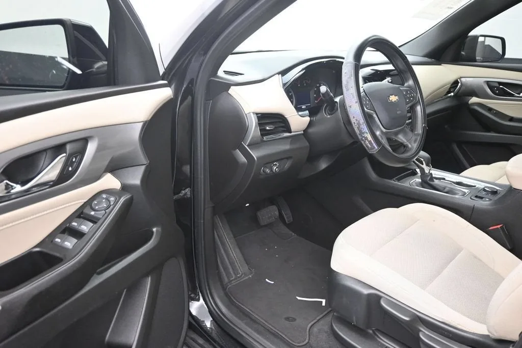 2023 Chevrolet Traverse LS photo 11