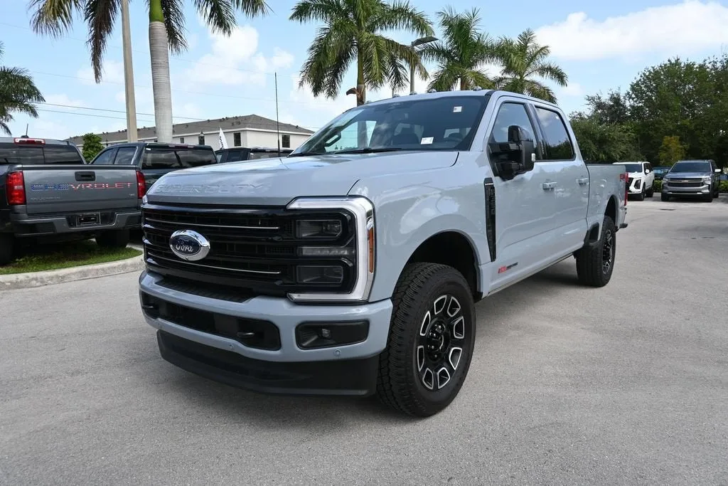 2026 Ford F-350 Platinum photo 5