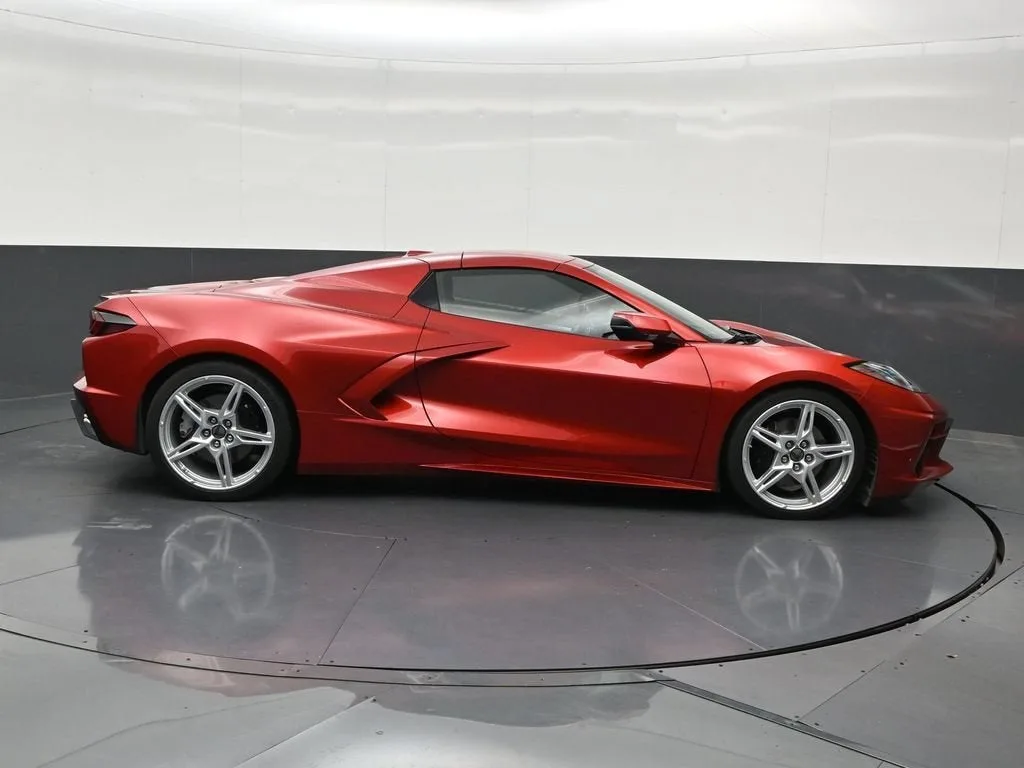 2023 Chevrolet Corvette Stingray 2LT photo 7