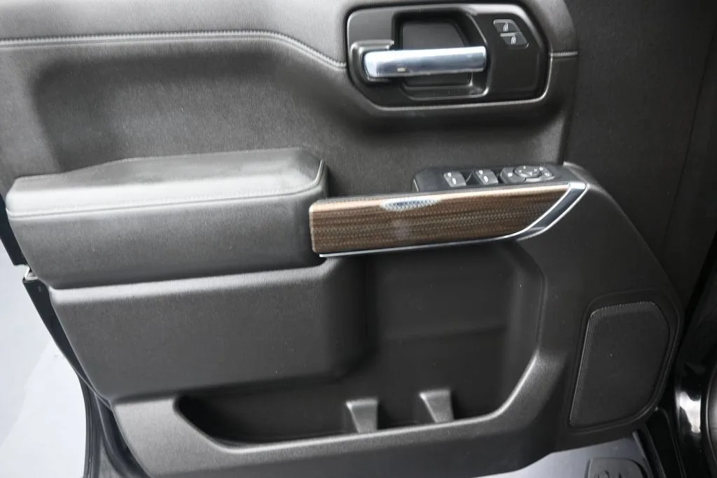 2022 Chevrolet Silverado 1500 LTD RST photo 11