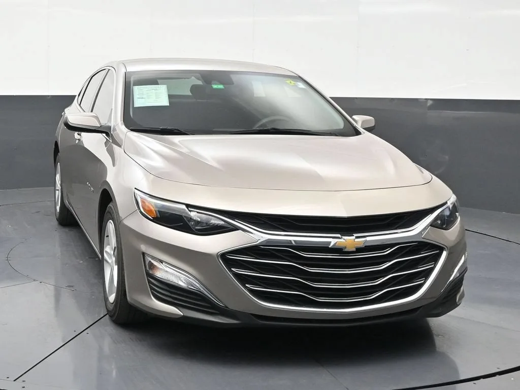 2025 Chevrolet Malibu LS photo 7
