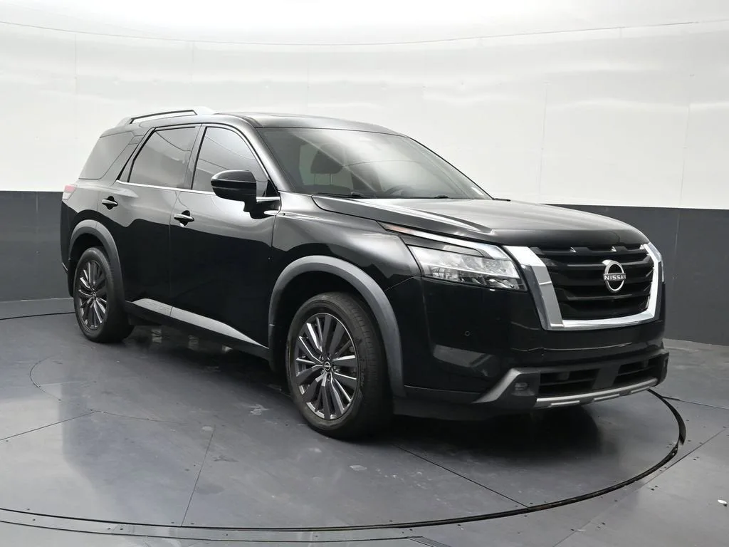 2022 Nissan Pathfinder SL 2WD photo 8