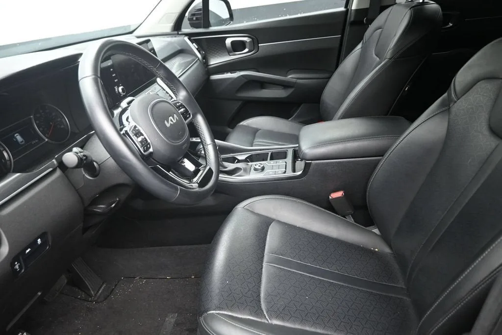 2023 Kia Sorento S photo 12